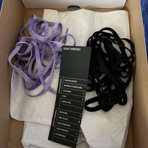 Air Jordan 1 retro high og lightly used good condition price is negotiable - Picture 9 of 9